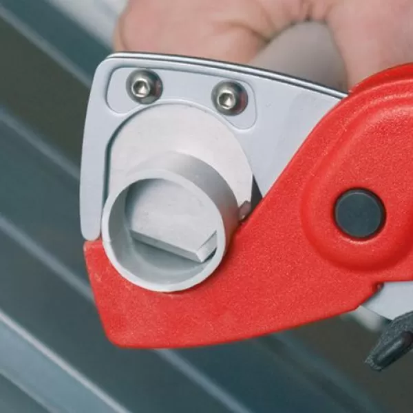Nůžky na řezání hadic a chrániček 90 20 185 Knipex